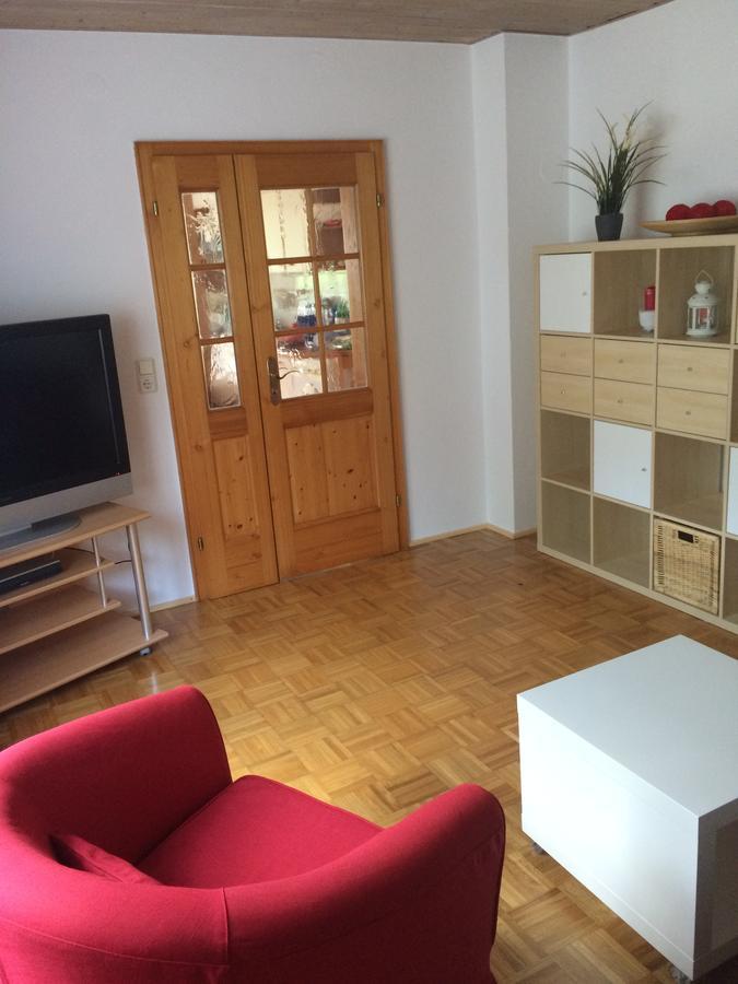 Ferienwohnung Im Gruenen Illschwang Exterior foto
