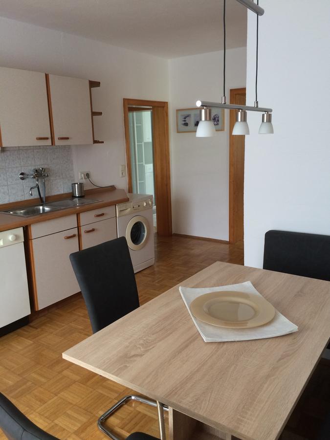 Ferienwohnung Im Gruenen Illschwang Exterior foto