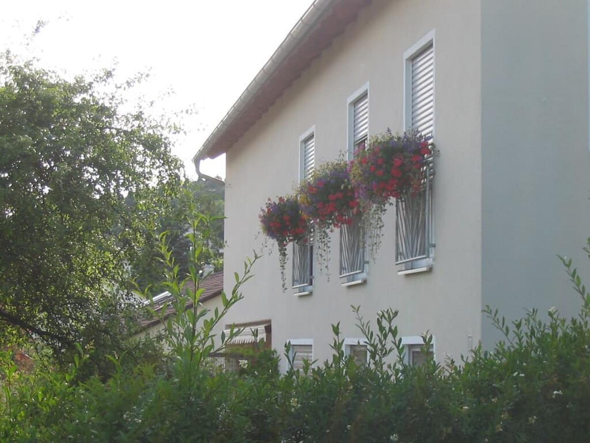 Ferienwohnung Im Gruenen Illschwang Exterior foto