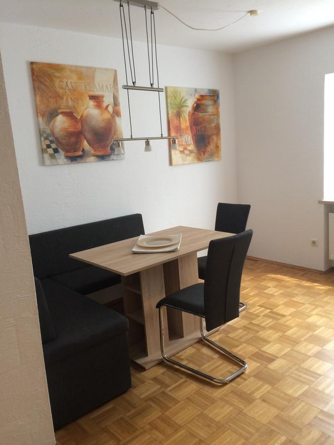 Ferienwohnung Im Gruenen Illschwang Exterior foto
