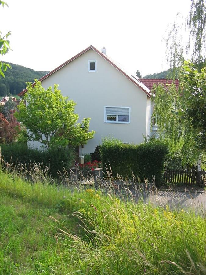 Ferienwohnung Im Gruenen Illschwang Exterior foto