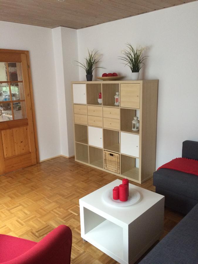 Ferienwohnung Im Gruenen Illschwang Exterior foto