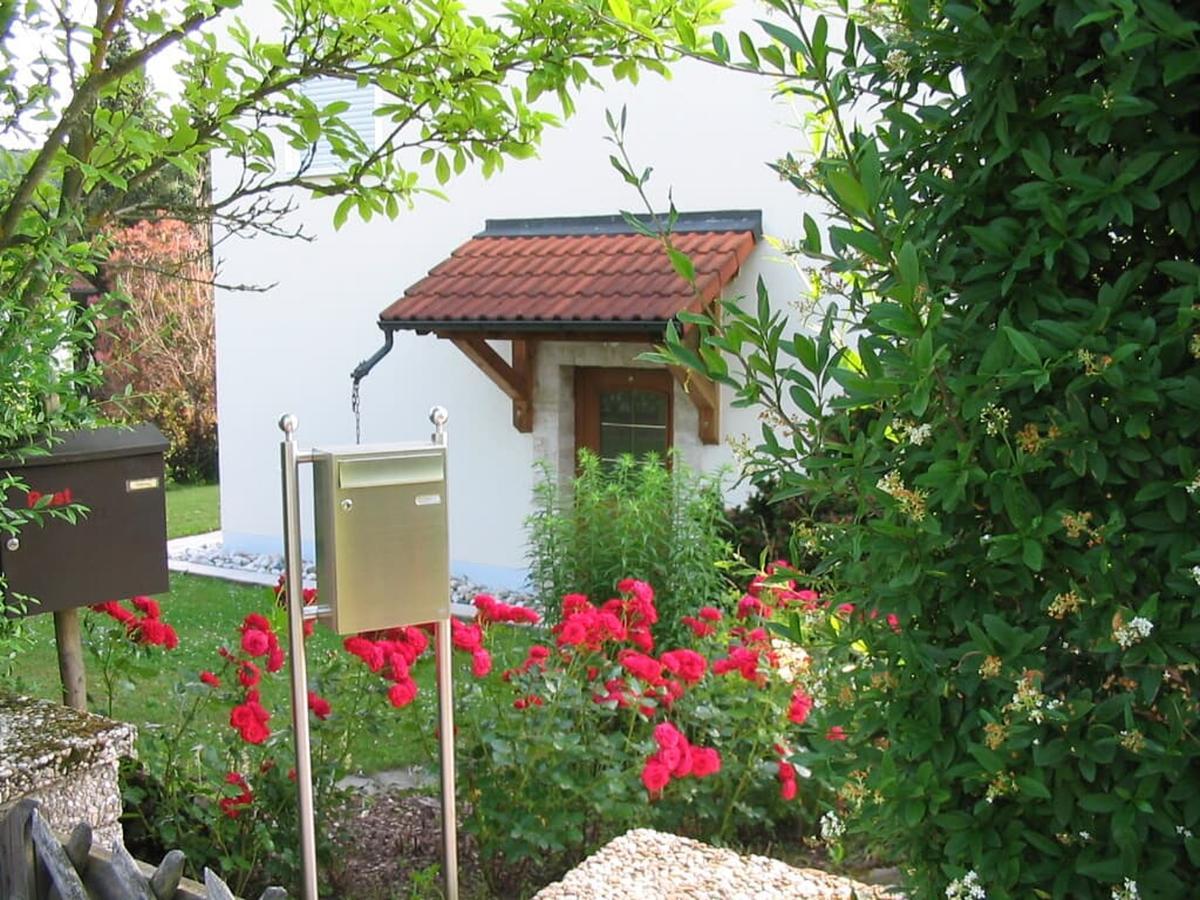 Ferienwohnung Im Gruenen Illschwang Exterior foto
