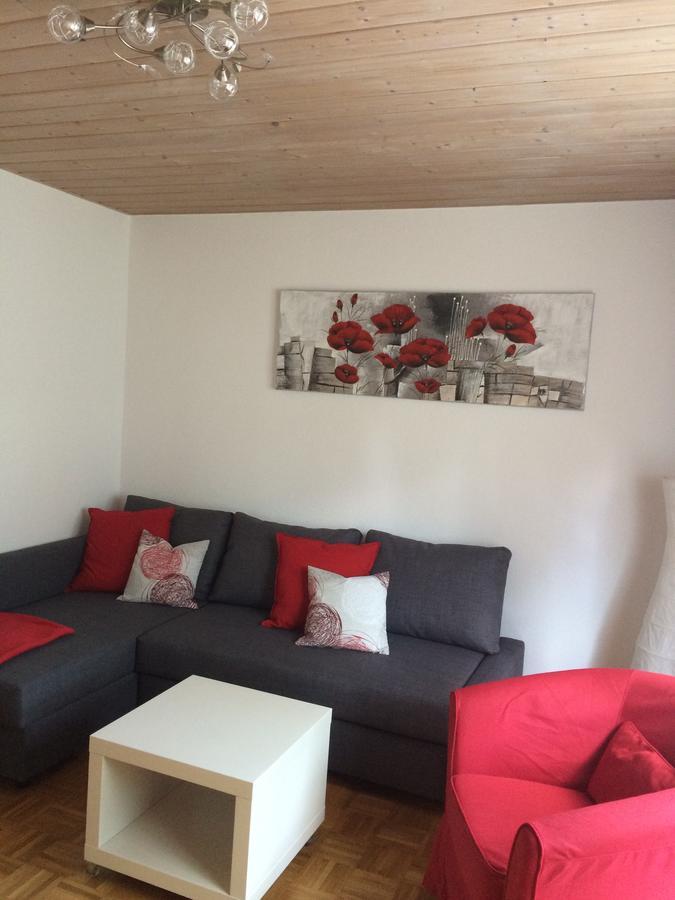 Ferienwohnung Im Gruenen Illschwang Exterior foto